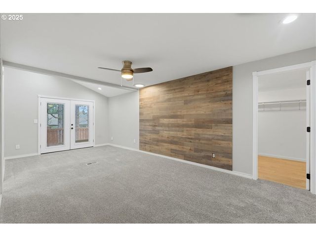 1371 Ne BARNES Ct, Gresham, OR 97030