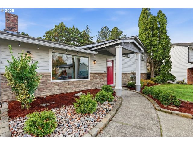 1371 Ne BARNES Ct, Gresham, OR 97030