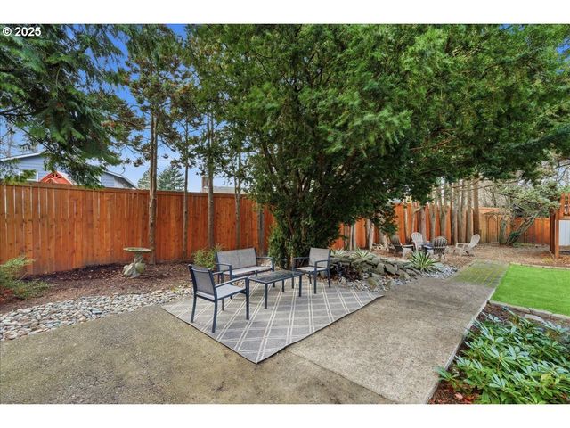 1371 Ne BARNES Ct, Gresham, OR 97030