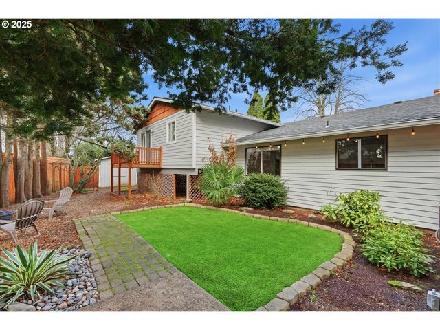 1371 Ne BARNES Ct, Gresham, OR 97030