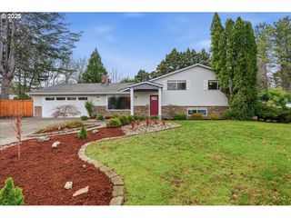 1371 Ne BARNES Ct, Gresham, OR 97030
