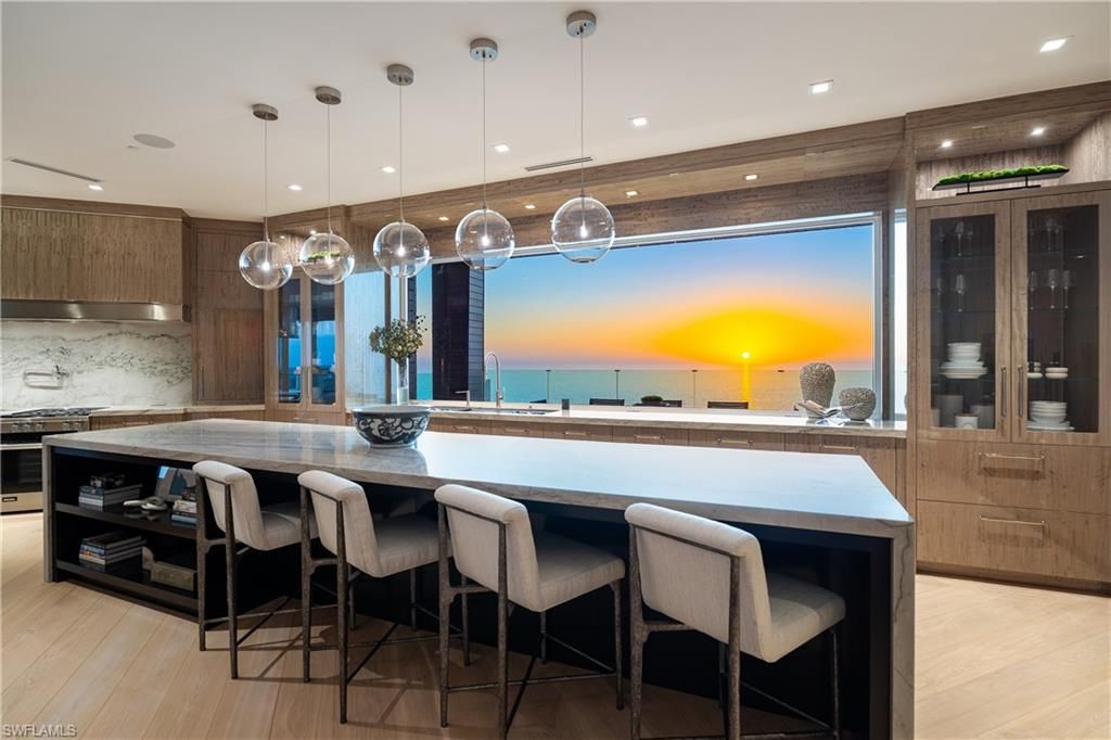 81 Seagate DR PH20, NAPLES, FL 34103 — exterior
