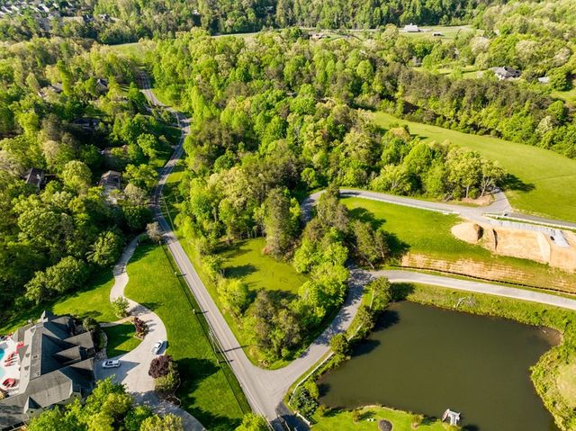 1140 Crestview Drive, Pigeon Forge, TN 37863