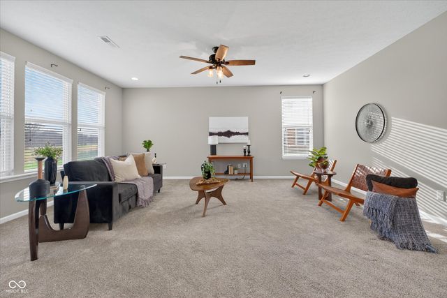 11904 Crossbill Court, Noblesville, IN 46060