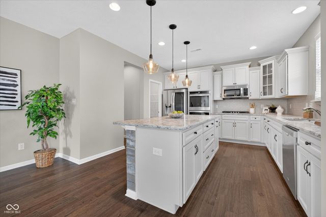 11904 Crossbill Court, Noblesville, IN 46060