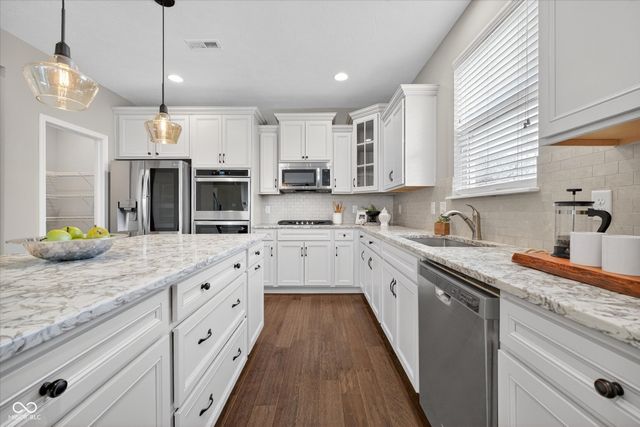 11904 Crossbill Court, Noblesville, IN 46060