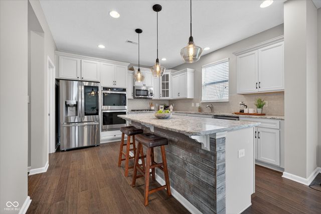 11904 Crossbill Court, Noblesville, IN 46060