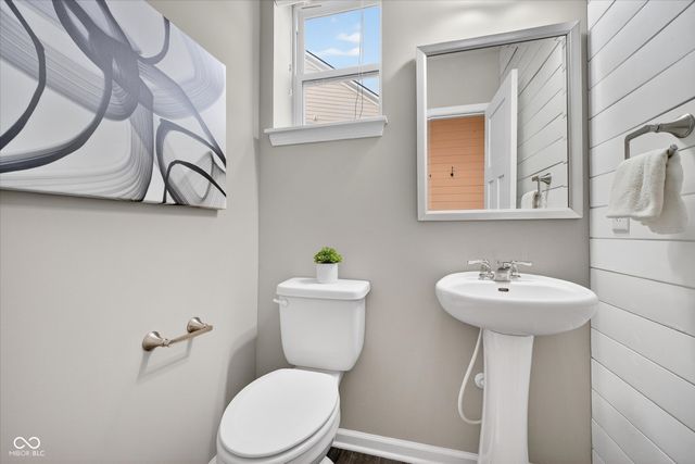 11904 Crossbill Court, Noblesville, IN 46060