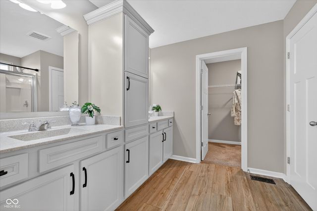 11904 Crossbill Court, Noblesville, IN 46060