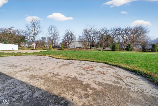 11904 Crossbill Court, Noblesville, IN 46060