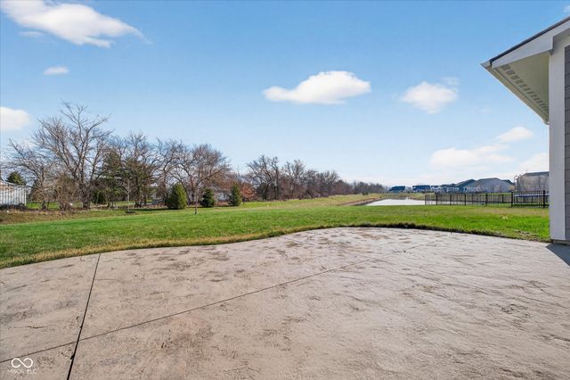 11904 Crossbill Court, Noblesville, IN 46060