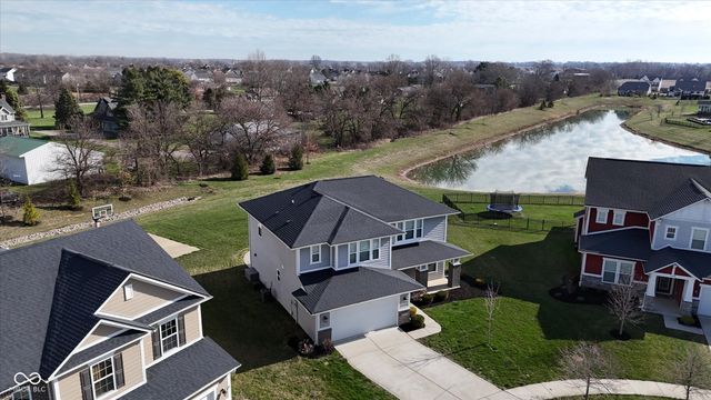 11904 Crossbill Court, Noblesville, IN 46060