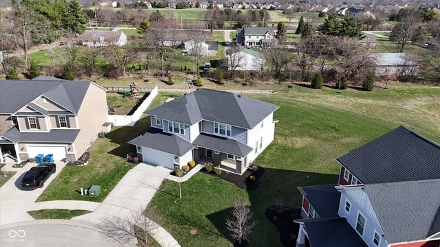 11904 Crossbill Court, Noblesville, IN 46060