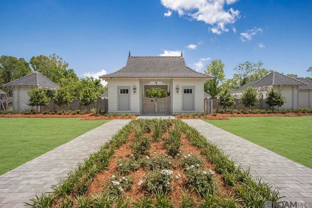 100 Pointe-marie Dr, Baton Rouge, LA 70820