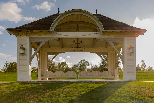 100 Pointe-marie Dr, Baton Rouge, LA 70820