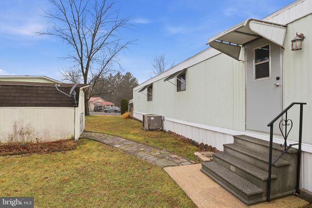 55 WALKER AVE, Gettysburg, PA 17325