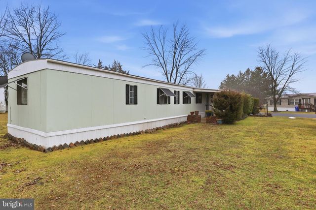 55 WALKER AVE, Gettysburg, PA 17325