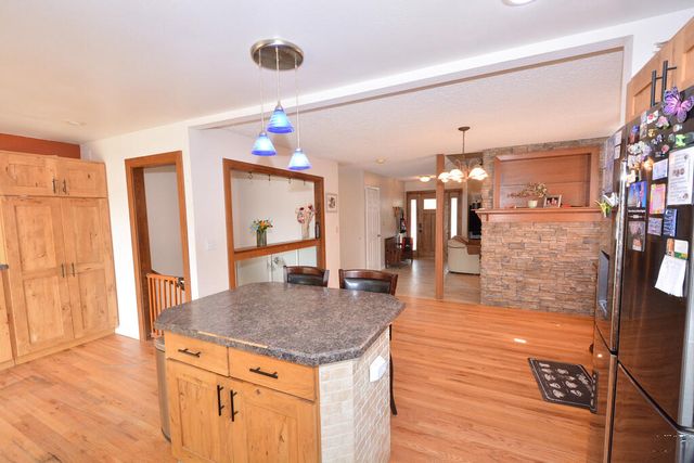 647 Red Cliff Rd, Colorado Springs, CO 80906