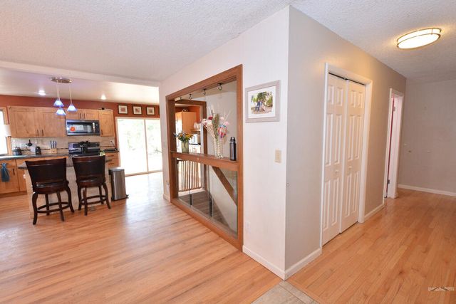 647 Red Cliff Rd, Colorado Springs, CO 80906