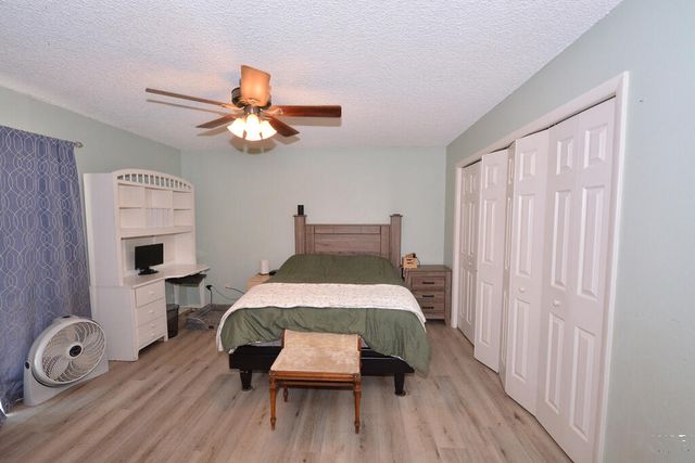 647 Red Cliff Rd, Colorado Springs, CO 80906