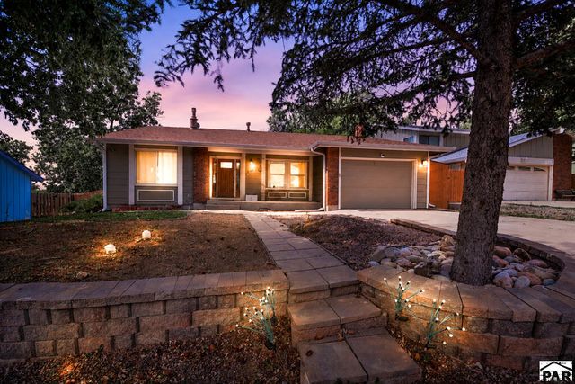 647 Red Cliff Rd, Colorado Springs, CO 80906