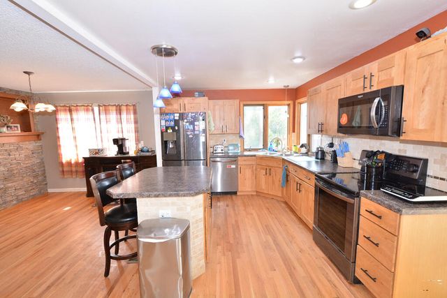 647 Red Cliff Rd, Colorado Springs, CO 80906