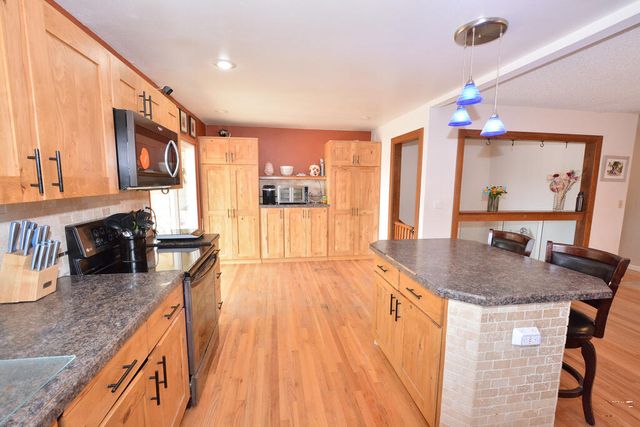 647 Red Cliff Rd, Colorado Springs, CO 80906