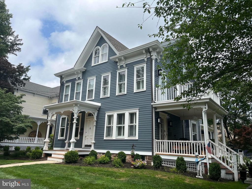 29 E DELAWARE AVE, Pennington, NJ 08534