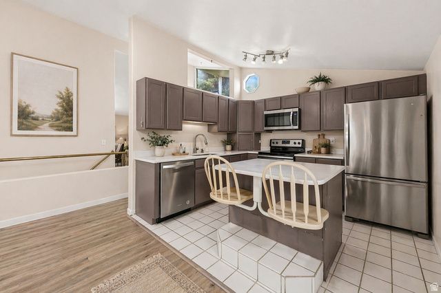 6883 S 2510 E, Cottonwood Heights, UT 84121