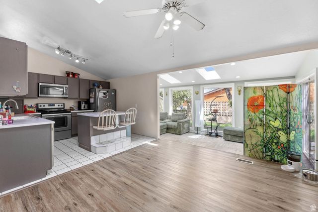 6883 S 2510 E, Cottonwood Heights, UT 84121