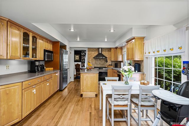 16610 Old Bedford Road, Northville Township, MI 48168