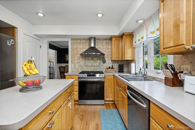 16610 Old Bedford Road, Northville Township, MI 48168