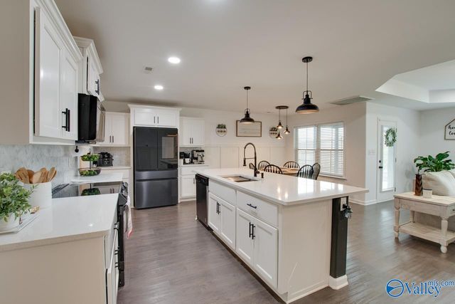 109 Wyatt Miles Lane, Toney, AL 35773