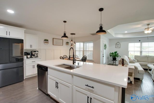 109 Wyatt Miles Lane, Toney, AL 35773