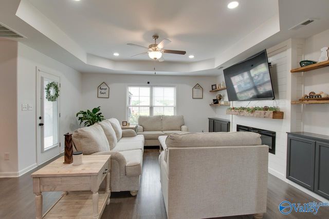 109 Wyatt Miles Lane, Toney, AL 35773