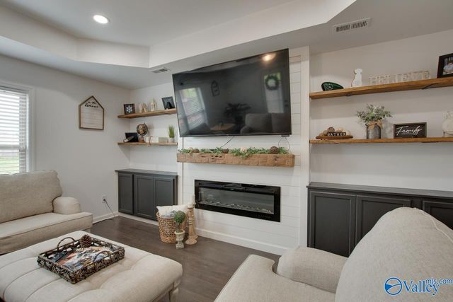 109 Wyatt Miles Lane, Toney, AL 35773