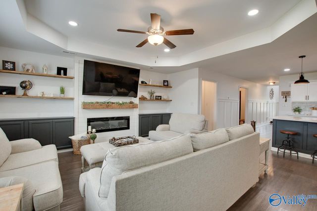 109 Wyatt Miles Lane, Toney, AL 35773