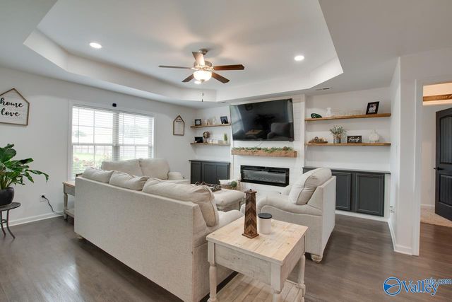 109 Wyatt Miles Lane, Toney, AL 35773