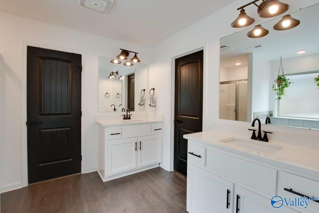 109 Wyatt Miles Lane, Toney, AL 35773