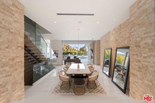 9311 Readcrest Drive, Beverly Hills, CA 90210