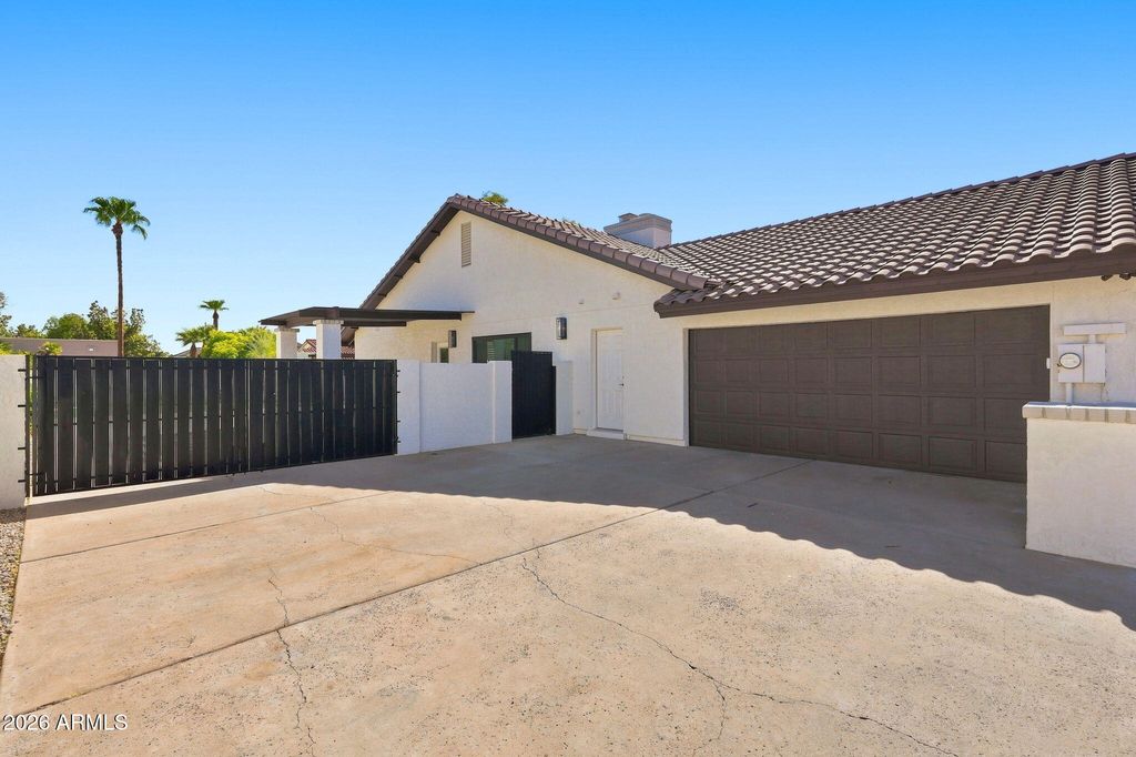 129 E CITATION Lane, Tempe, AZ 85284 — photo 4