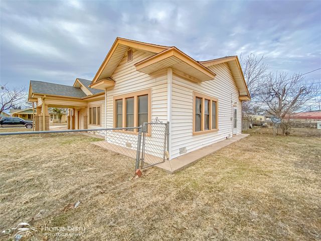 1331 Avenue N, Anson, TX 79501