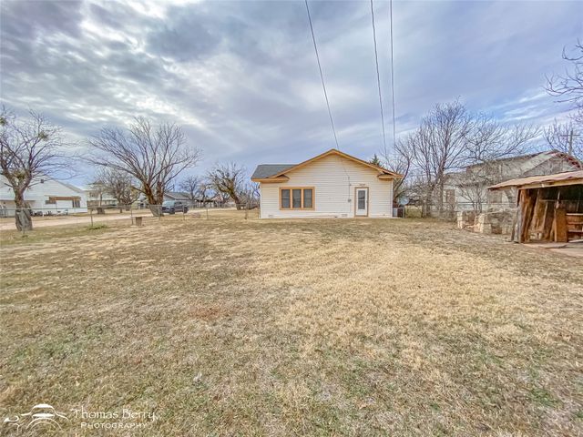 1331 Avenue N, Anson, TX 79501