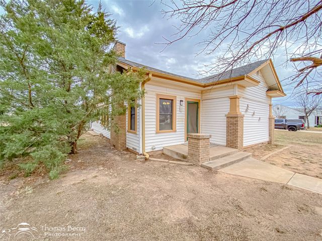 1331 Avenue N, Anson, TX 79501