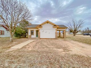 1331 Avenue N, Anson, TX 79501