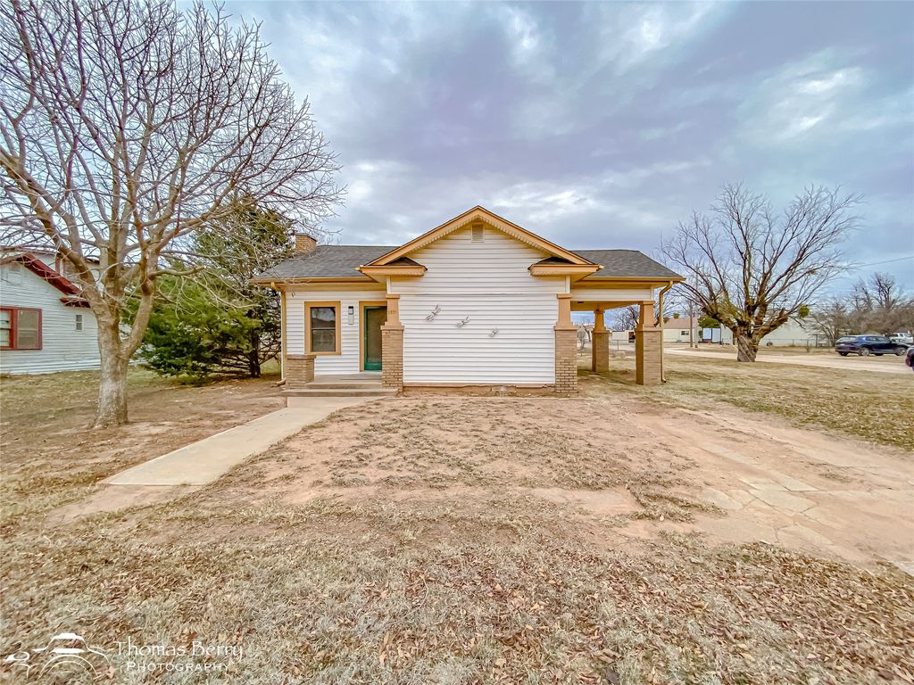 1331 Avenue N, Anson, TX 79501