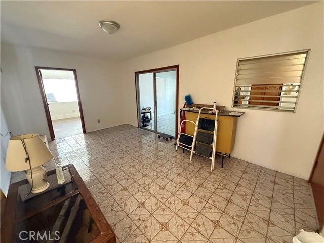 2454 California, Huntington Park, CA 90255