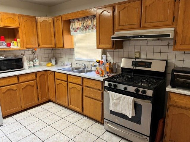 2454 California, Huntington Park, CA 90255