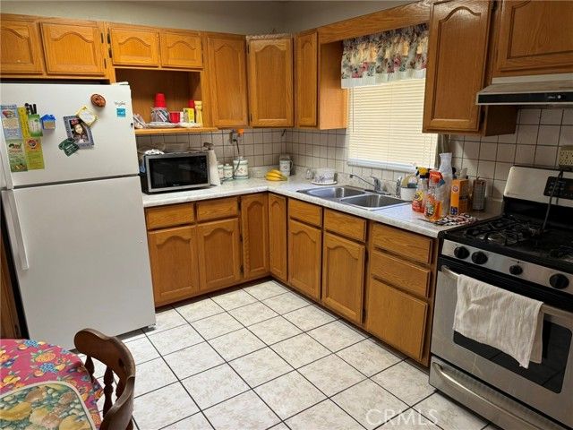 2454 California, Huntington Park, CA 90255