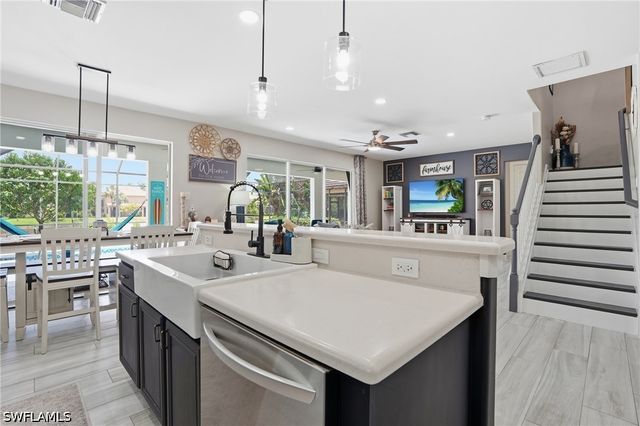 2063 Sagebrush CIR, Naples, FL 34120